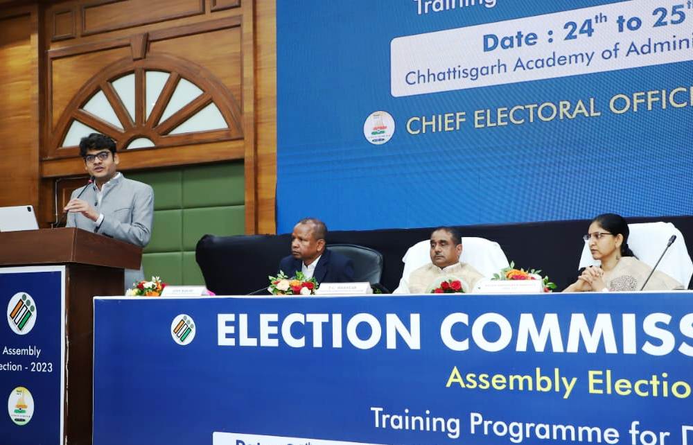 भारत निर्वाचन आयोग के अधिकारियों ने की छत्तीसगढ़ में स्वीप कार्यक्रमों की समीक्षा